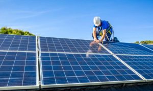 Installation et mise en production des panneaux solaires photovoltaïques à Ploumagoar